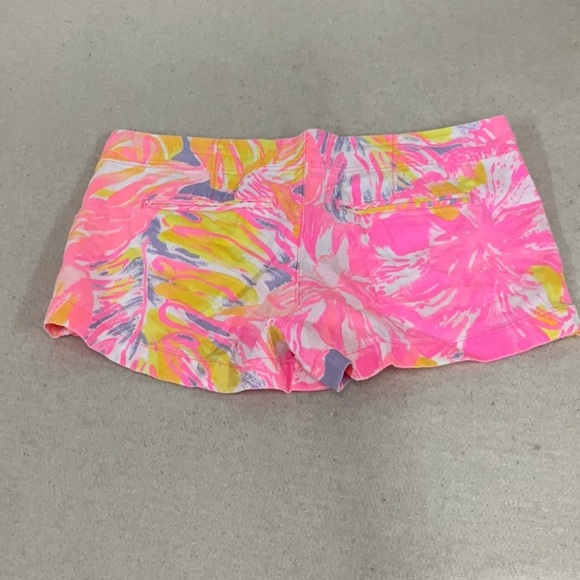 EUC woman’s Lilly Pulitzer shorts - Picture 5 of 6